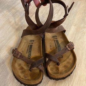 Birkenstock, Womens Yara, leather sandals. Barely worn!